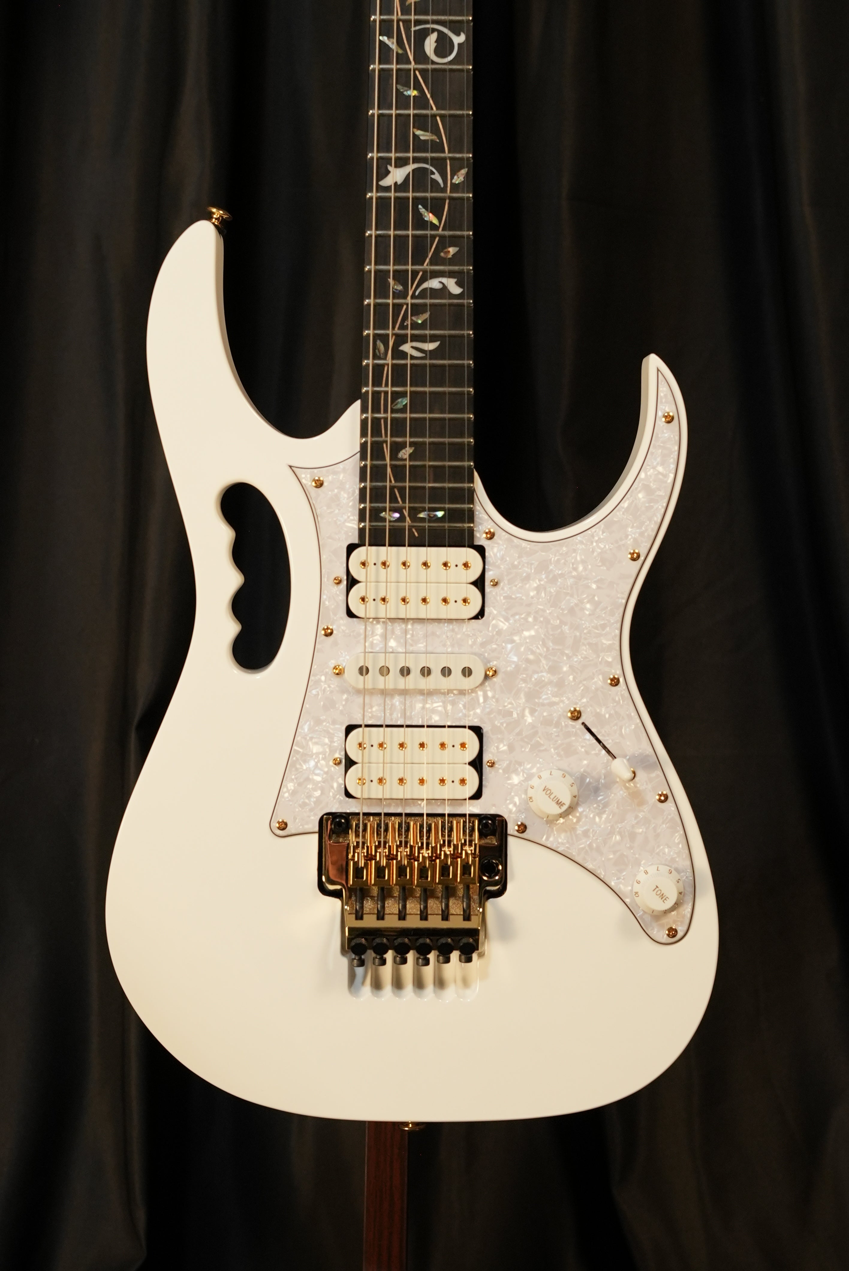 Ibanez Steve Vai Signature JEM7VP – White – VERA Guitars