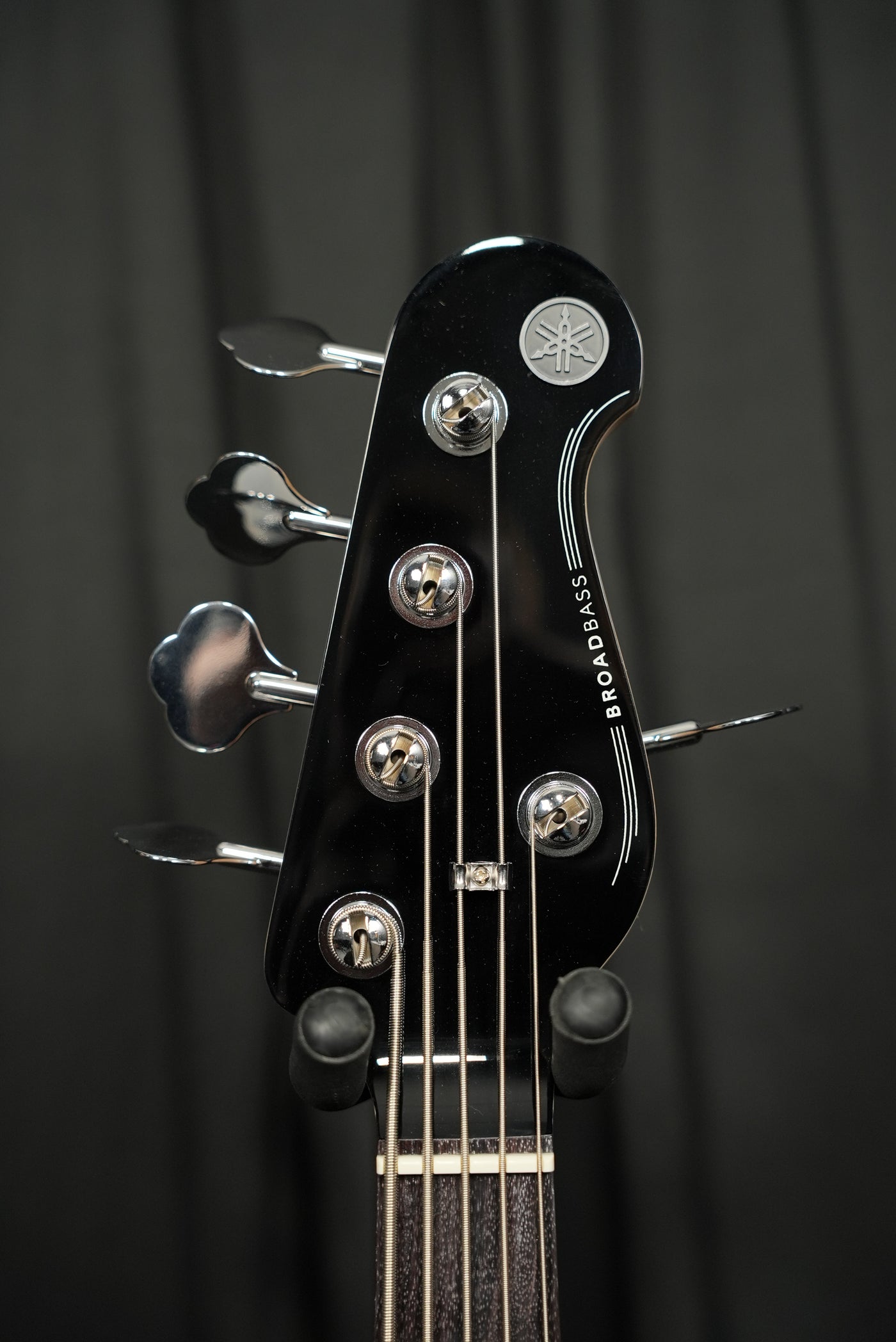 Yamaha BB435 5-String Bass Guitar – Black | VERA Guitars
