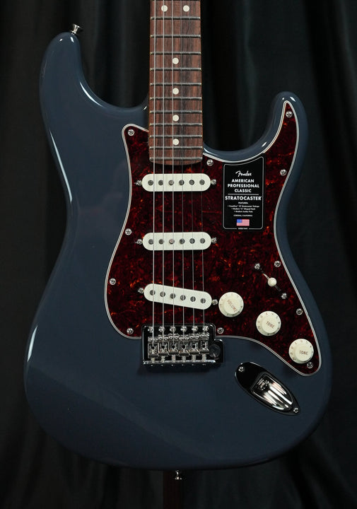 American Professional Classic Stratocaster® Faded Black