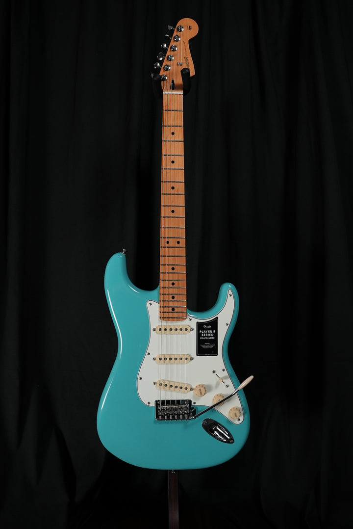 Fender Player II Stratocaster Maple Fingerboard Aquatone Blue