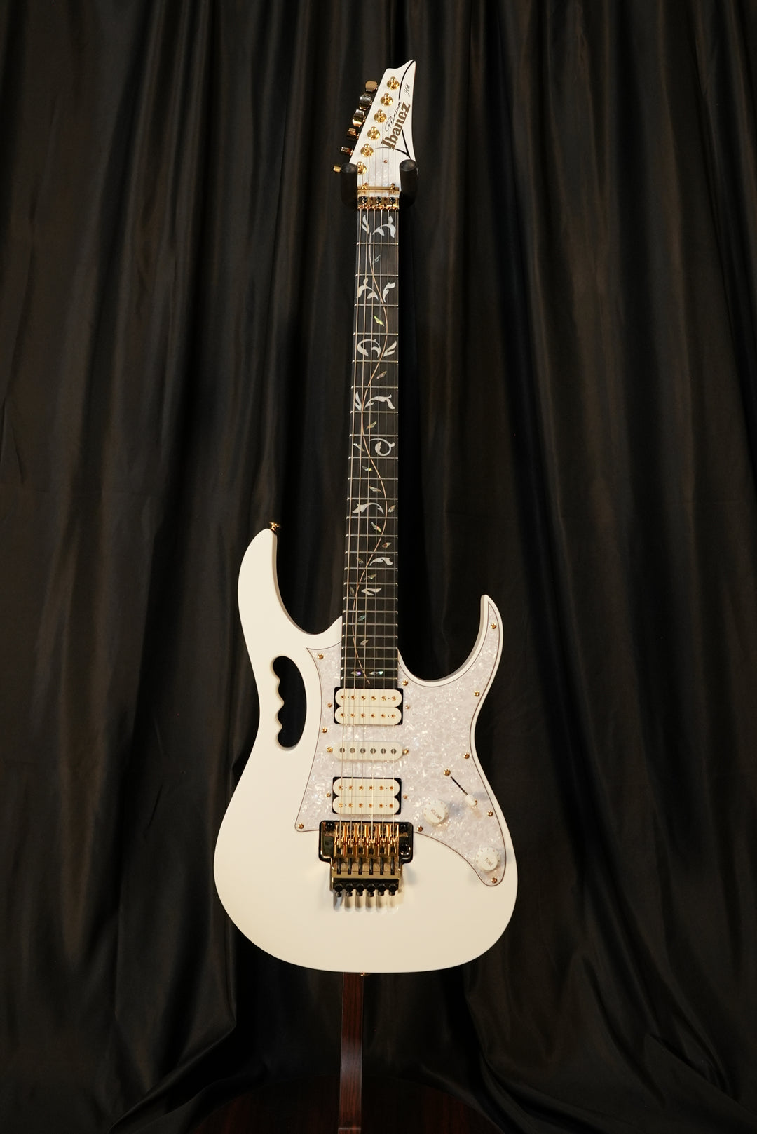 Ibanez Steve Vai Signature JEM7VP – White – VERA Guitars
