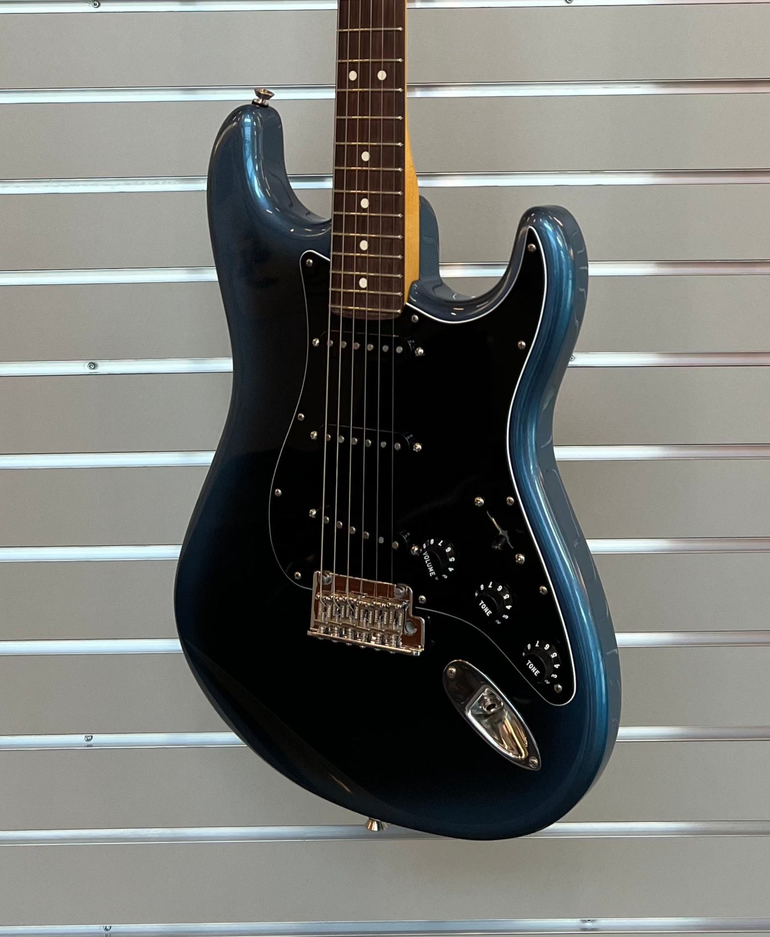 American Professional II Stratocaster – VERA Guitars