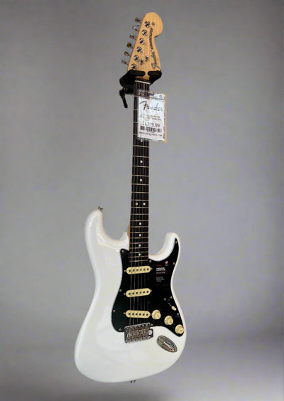 American Performer Stratocaster® Arctic White