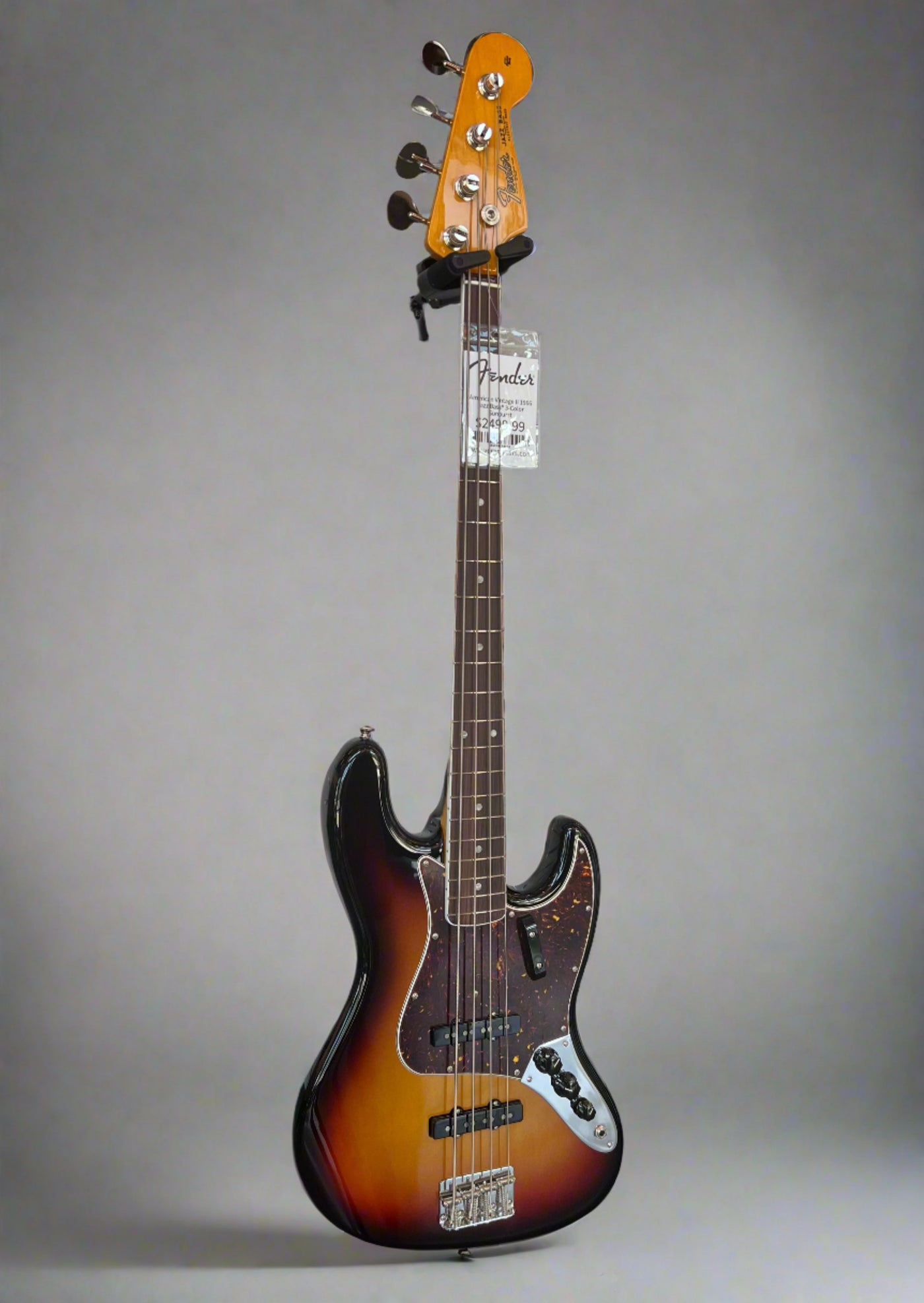 American Vintage II 1966 Jazz Bass® 3-Color Sunburst