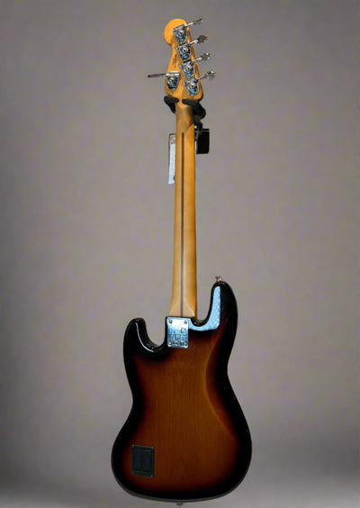 Player Plus Jazz Bass® V 3-Tone Sunburst