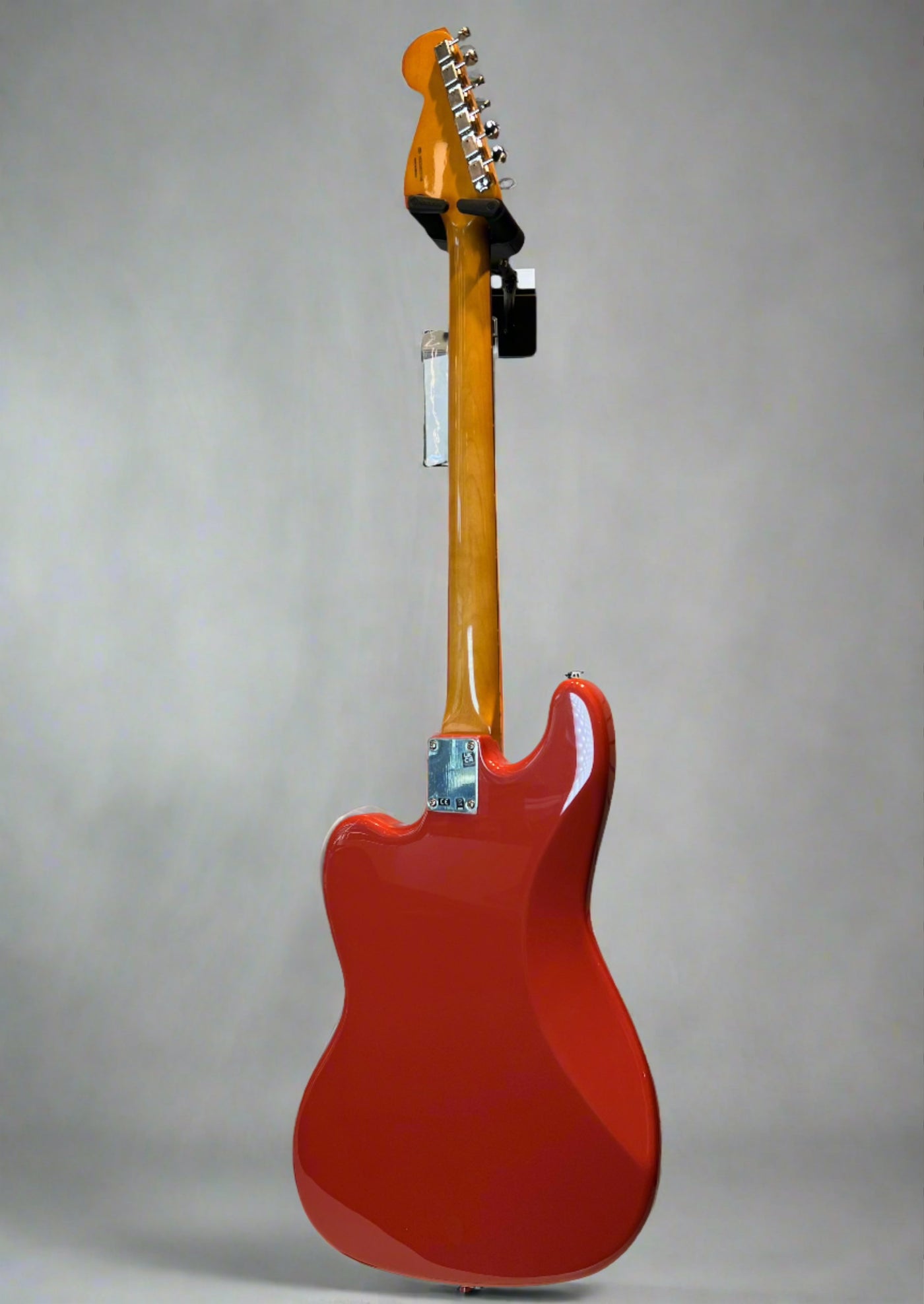 Vintera® II '60s Bass VI Fiesta Red