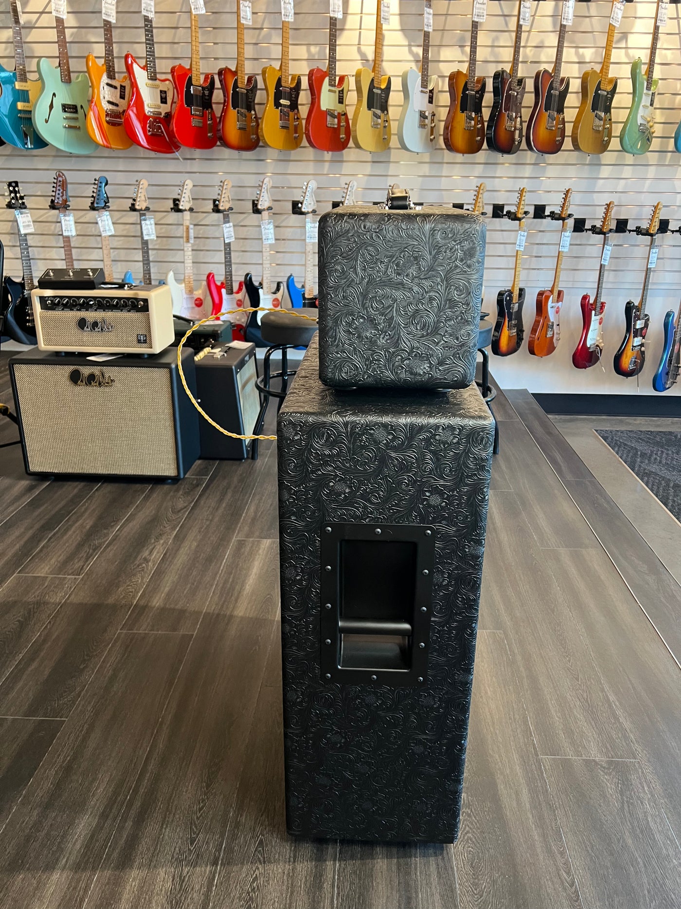 2x12 Vertical Wave cab