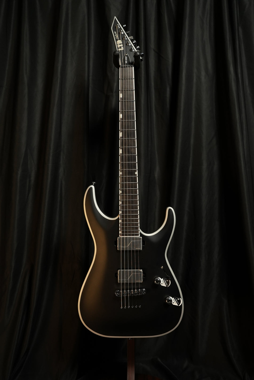 ESP LTD MH-1000NT BB – Fishman Fluence • Black Satin | Vera