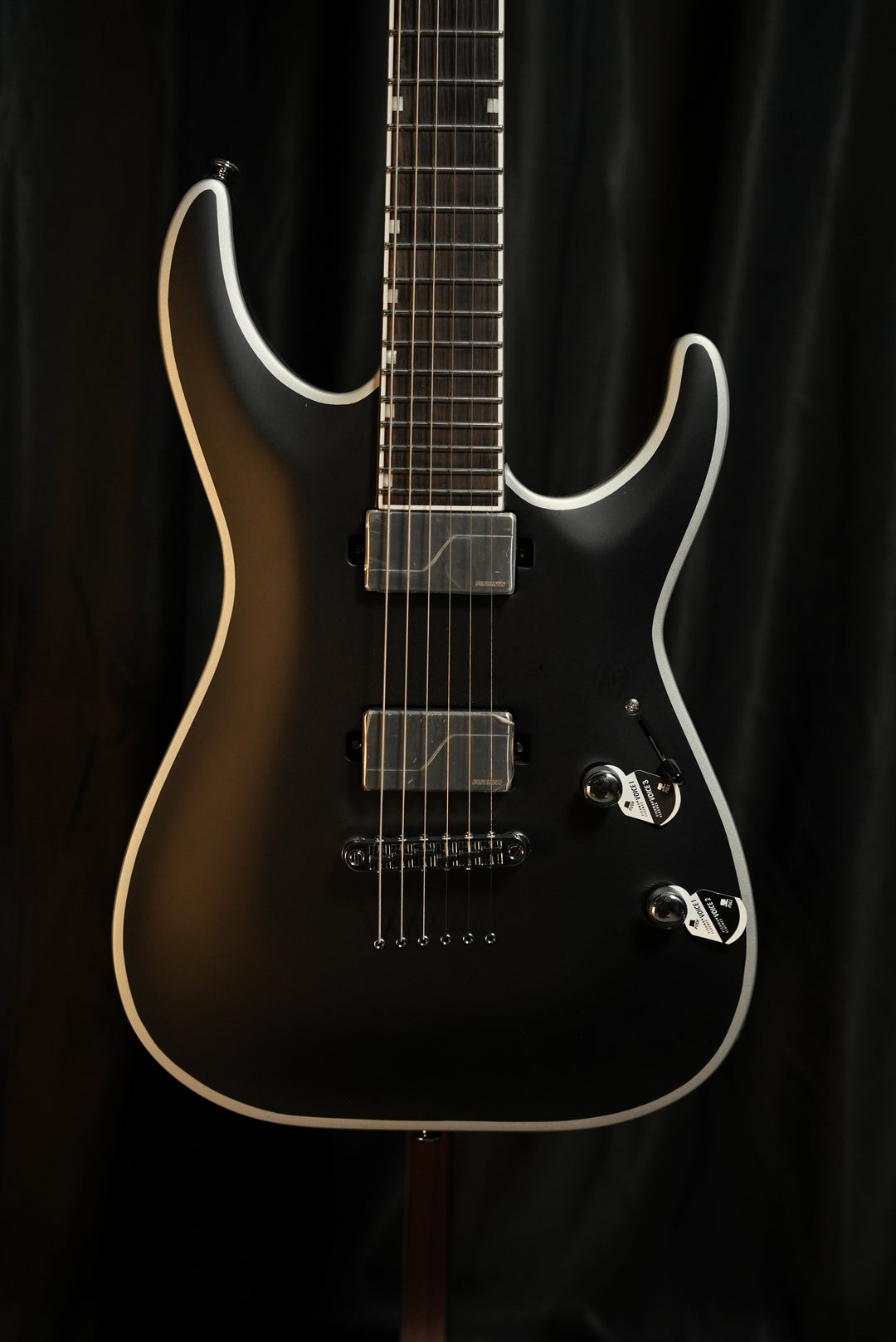 ESP LTD MH-1000NT BB – Fishman Fluence • Black Satin | Vera