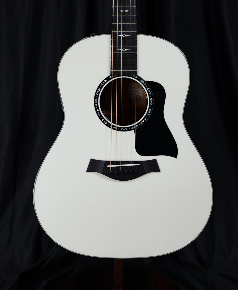 Taylor Custom #5 NAMM 2025 Grand Pacific Torrefied Sitka/Mahogany Pearl White ES2