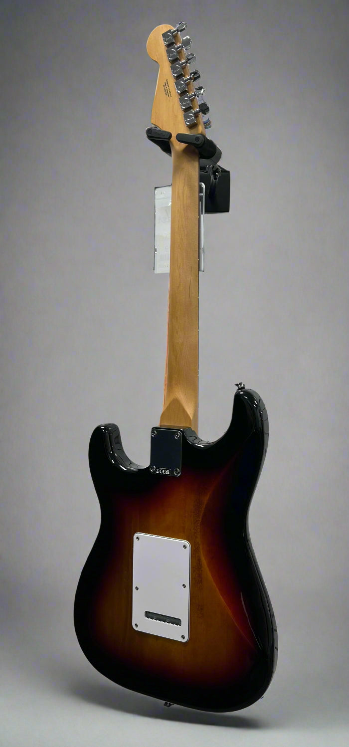 Standard Stratocaster® 3-Color Sunburst – VERA Guitars
