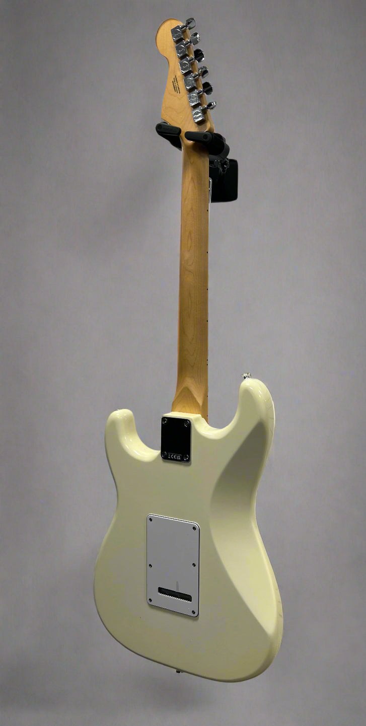 Standard Stratocaster Olympic White – VERA Guitars