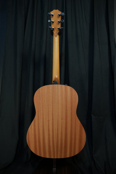 Taylor 117e layered sapele back wood grain
