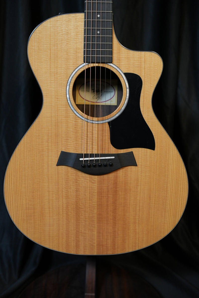 Taylor 212ce Plus – Torrefied Spruce Grand Concert Acoustic-Electric Guitar