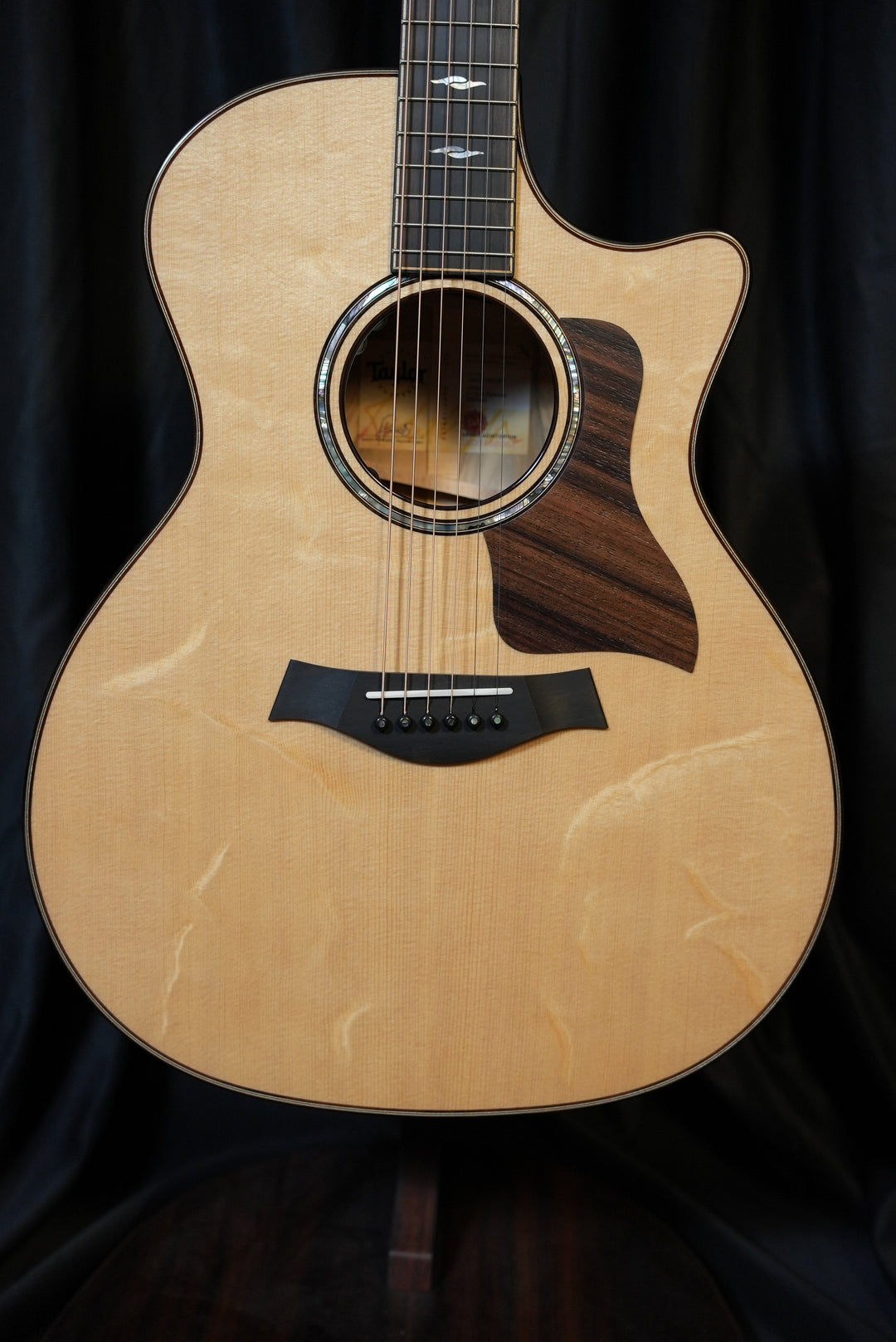 Taylor 814ce Special Edition | Blackheart Sassafras & Bearclaw