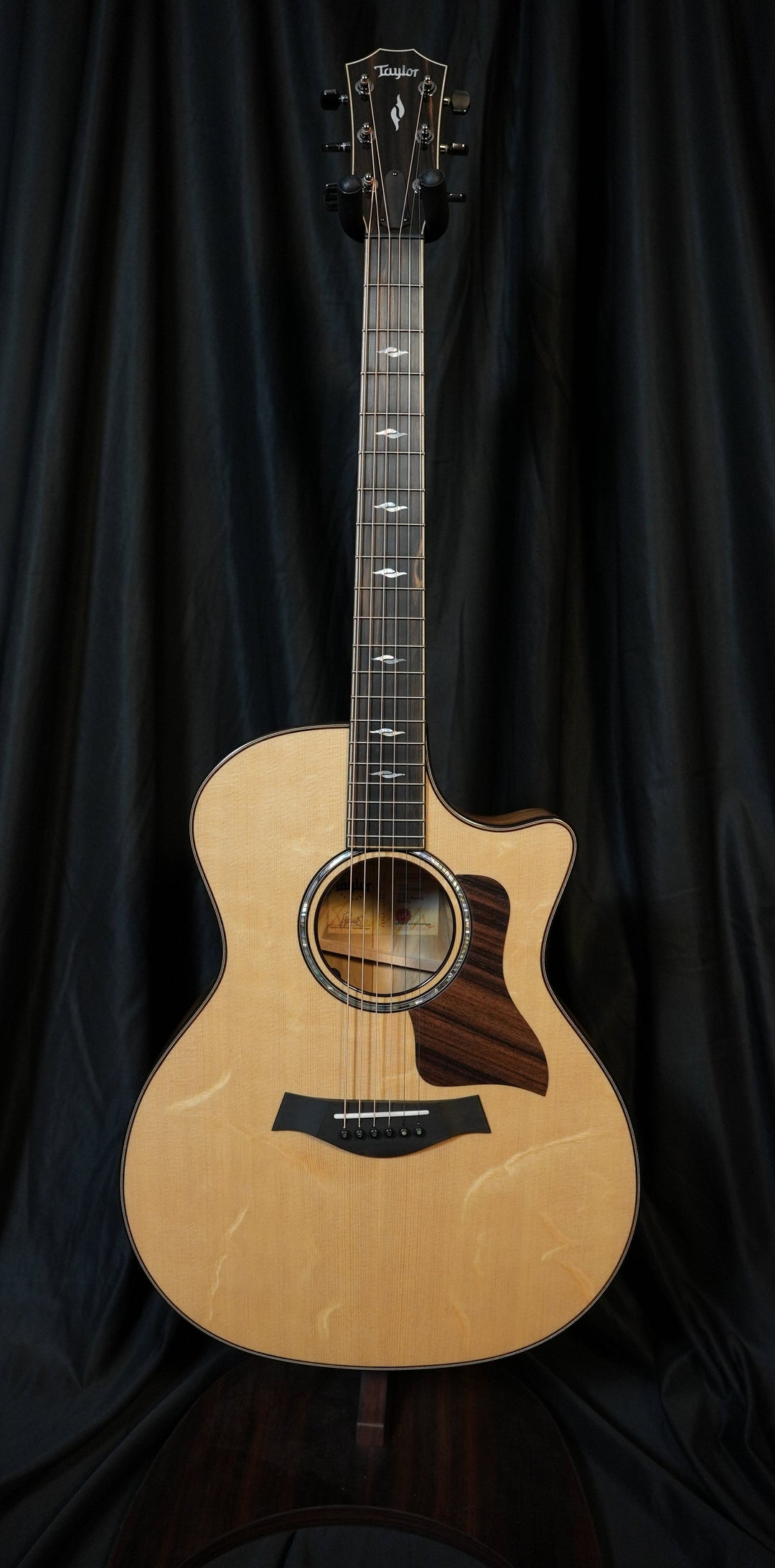 Taylor 814ce Special Edition | Blackheart Sassafras & Bearclaw